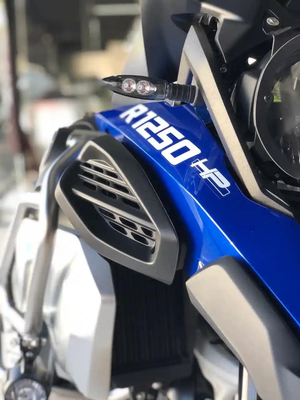 BMW R 1250 GS azul após o cuidado